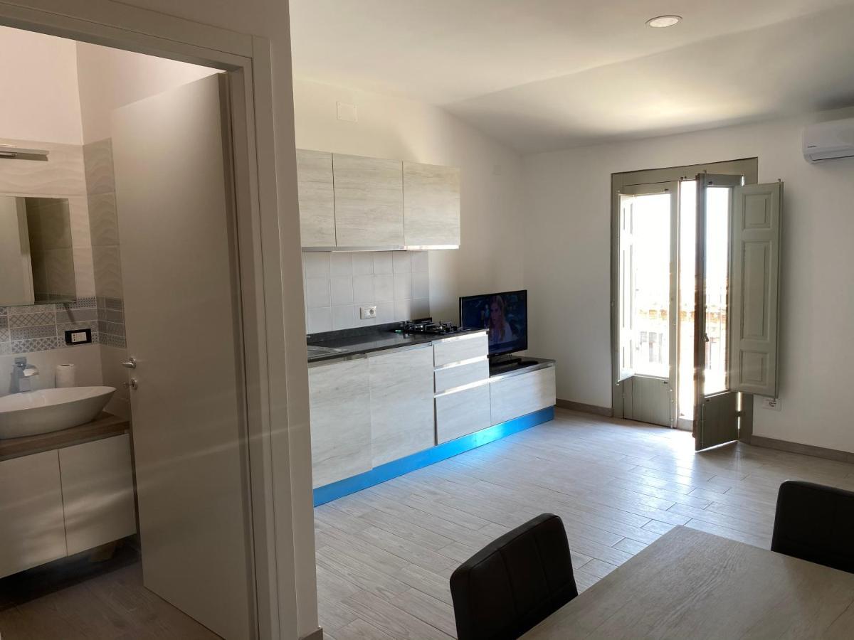 Апартаменты Casa Vacanza Nicole Кальтаджироне Экстерьер фото